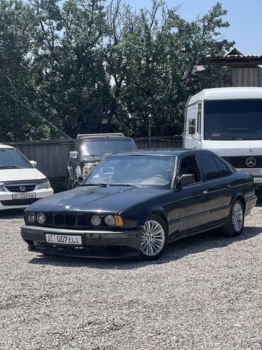 corolla runx: BMW 5 series: 1992 г., 2.5 л, Механика, Бензин, Седан