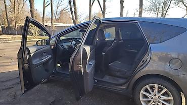 Toyota: Toyota Prius: 2012 г., Гибрид, Универсал — 7