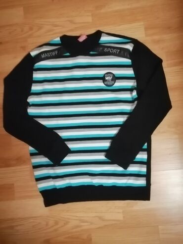 Džemperi: Sve po 200 din — 8