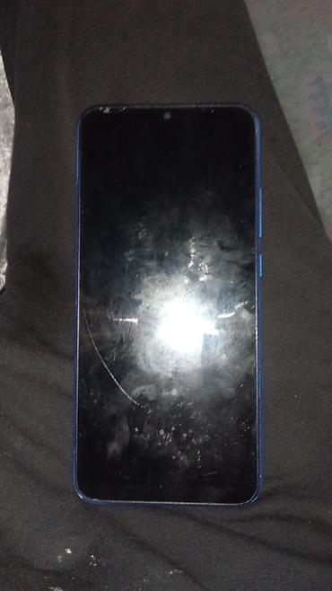 ayfon 11 pro max: Xiaomi Redmi 9C, mavi rəng. Xüsusiyyətlər: - Ekran: 6.53" HD+ (su — 2
