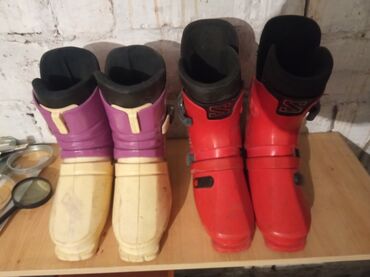 лыжные ботинки: Лыжные ботинки 40 размер 
красные 
белые проданы
