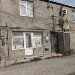 Həyət evləri və villaların satışı: 4 otaqlı, 220 kv. m, Kredit var, Orta təmir — 1