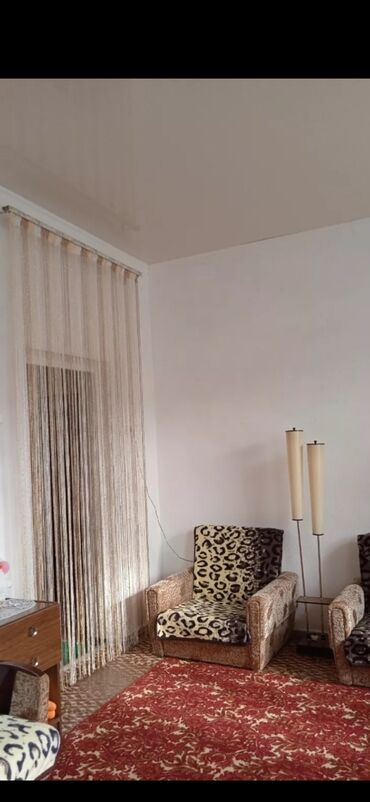 фучика 18 а: 55 м², 3 комнаты, Парковка, Сарай, Забор, огорожен