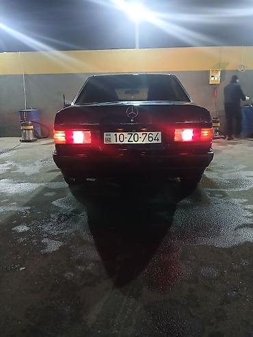 2106 ucuz: Mercedes-Benz 190 (W201) sedan - Kuzov: 4 qapı, qara rəng - Nömrə — 9