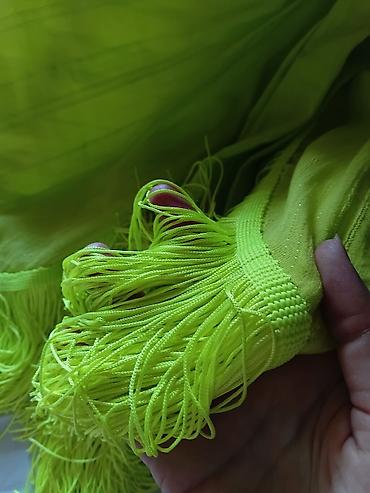 Haljine: River haljina/kimono u jarko‑neon zelenoj zutoj boji. - Model — 5