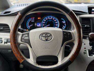 Toyota: Toyota Sienna: 2013 г., 3.5 л, Автомат, Бензин, Минивэн — 11