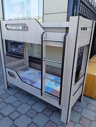 bunk bed: Двухъярусная детская кровать с лестницей - Конструкция: два спальных — 2