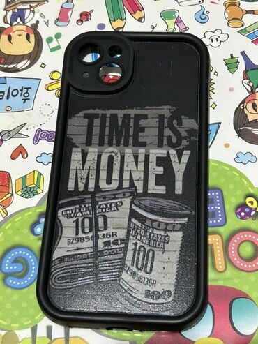 divar kağızları telefon üçün 2023: Iphone 14 pilus üçün qara rəngli, müxtəlif dizaynlı arxa qapaqlar. Bir