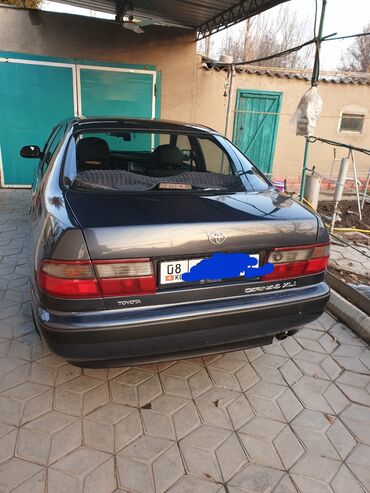 Toyota: Toyota Carina E: 1993 г., 1.6 л, Механика, Бензин, Седан