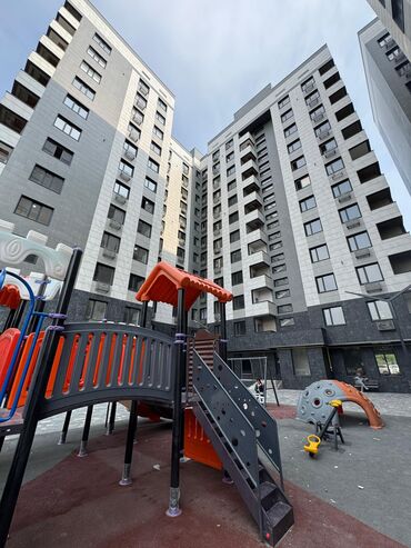 продаю дом рабочий гарадок: 3 комнаты, 88 м², Элитка, 11 этаж, Дизайнерский ремонт