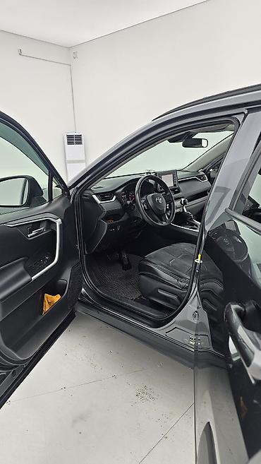 Toyota: Toyota RAV4: 2019 г., 2.5 л, Автомат, Бензин, Кроссовер — 8