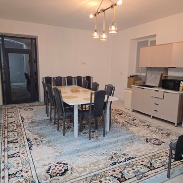 Посуточная аренда домов: Современный двухэтажный дом с панорамным остеклением и ограждением из — 3