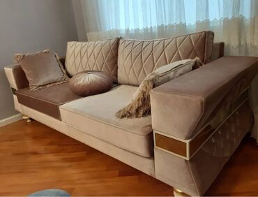 künclük divan: Divan, İşlənmiş, Açılmayan, Bazasız, Vеlur parça, Çatdırılma yoxdur