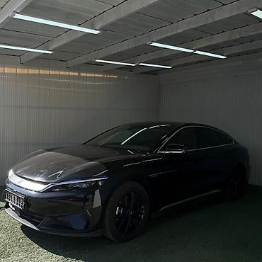 geely preface: BYD Han: 2025 г., 1.5 л, Гибрид, Седан — 5