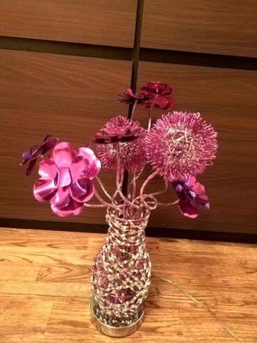 Рабочие настольные лампы: Продаю Светильник, в виде вазы с цветами. Светильник полностью — 3