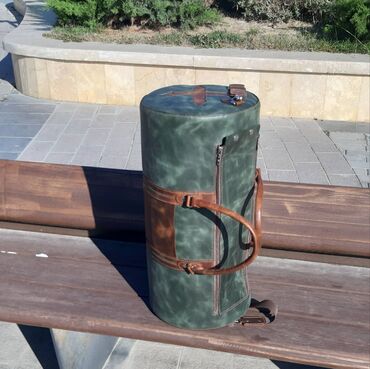 İdman çantaları: İdman çantası Təbii dəridən tamamilə əl işi olan idman çantası — 22