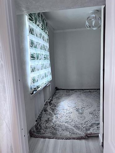 токмак: 3 комнаты, 55 м², 5 этаж, Свежий ремонт — 1