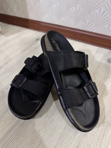 кожаные сандалии: Трендовые кожаные Биркенштоки бренда «Metro»
Одевали пару раз