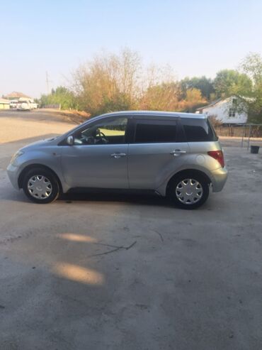 Toyota: Toyota ist: 2003 г., 1.3 л, Автомат, Бензин, Хэтчбэк