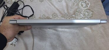 HP: HP noutbuk Xüsusiyyətlər: - Prosessor: 11-ci nəsil Intel Core — 10