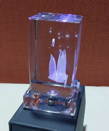 Hədiyyələr: Alov binaları olan suvenir satılır. Bərk şüşədən hazırlanıb, möhkəm — 9