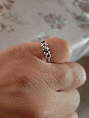 503 oglasa | lalafo.rs: Prsten srebran 900 finoce precnik prstena je 20 m.m stari prsten sa