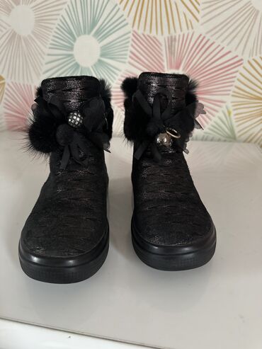 зимние мужские обувь: Зимние ботинки на девочку. Мех натуралка