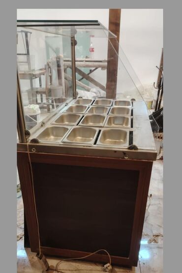 İnkubatorlar: Market restoran ucun soyuducu salatniça 12 eded qabi var .120 /60.hec