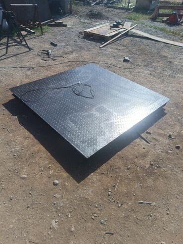 Profillər, şvellerlər: Tərəzi 4-5 tonluq, istənilən rəngdə, rombik naxışlı metal platforma — 9