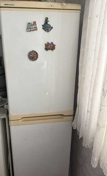 Mətbəx kombaynları və doğrayıcıları: 2 qapılı Beko Soyuducu Satılır, rəng - Ağ