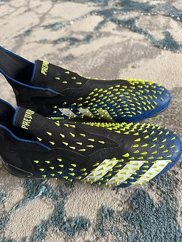 Спорт жана хобби: Футбольные бутсы с шипами Adidas Predator (линейка без шнурков) - — 2