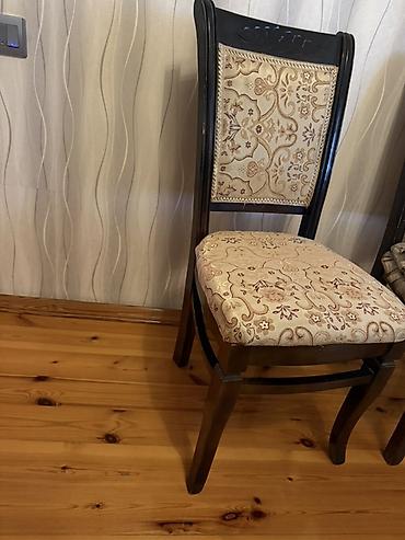 slanqlarin satisi: Taxta çərçivəli, yumşaq oturacaqlı və bel hissəsi parça ilə qaplanmış — 1