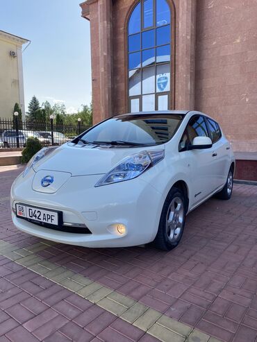 Nissan: Nissan Leaf: 2013 г., Типтроник, Электромобиль, Хэтчбэк