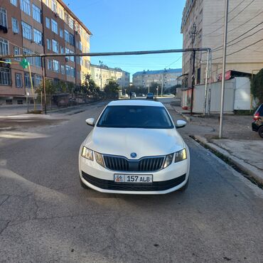 авто до 150000: Skoda Octavia: 2018 г., 1.6 л, Автомат, Бензин, Седан