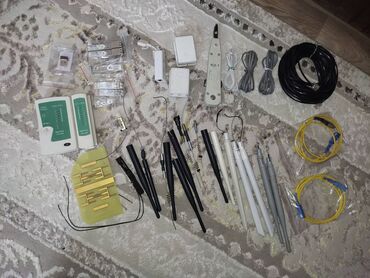 компьютерные сети: Сетевое, все что на фото (микро вайфай карта TP-Link, сетевая карта