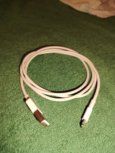 iphone 13 qutu: Kabel Apple, Micro-USB, İşlənmiş