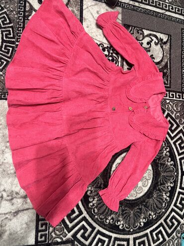 Другие детские вещи: ГОРОД ТОКМОК☝️Продаю платья. Новые красное 28 размер розовые 30 размер