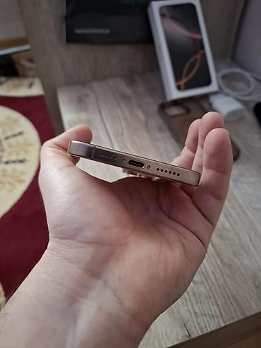 Apple iPhone: IPhone 15 Pro, Natural Titanium, Face ID — 2