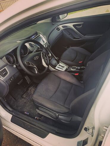 Hyundai: Hyundai Elantra: 1.8 l | 2011 il Sedan — 17