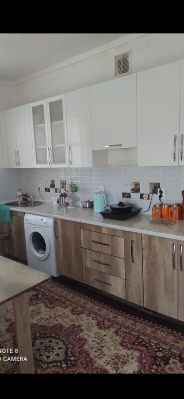 помищение в аренду: 75 м², 4 комнаты, Парковка, Сарай, Забор, огорожен