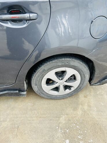 Toyota: Toyota Prius: 1.8 l | 2015 il Hetçbek — 11