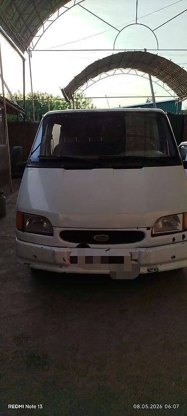 гузку: Фургон Ford Transit (кузов короткий, крыша стандартная), белый цвет — 5
