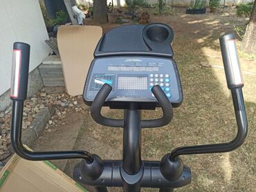 Ostale sprave za vežbanje: Elipticni (kros) trenazer "Life fitness 9500HR", koriscen ali sasvim — 11