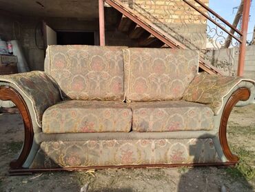 продаю в связи с переездом: Продается мебель б/у. Качество хорошее. Цена договорная. Звонить на