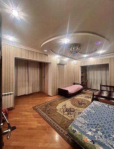 4 otaqlı kiraye evler: 3 xanım axdarılır 2 otaqdır her xanımın özüne aid yatağı var ve adam — 1
