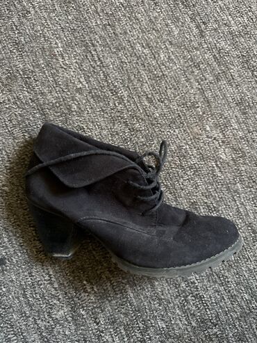 обувь женская деми: Ботинки и ботильоны 39, цвет - Черный