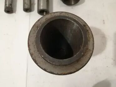 Ostali alati i mašine: Redukcije sa cilindricnog na unutrasnji morze konus MK🔧 Sa jedne — 14