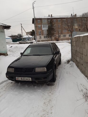 Volkswagen: Volkswagen Vento: 1992 г., 1.8 л, Механика, Бензин, Седан