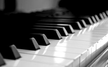 fortepiano dersleri: Uyğun qiymətə kiçik yaşda uşaqlar üçün piano dərsi keçirilir. Dərslər