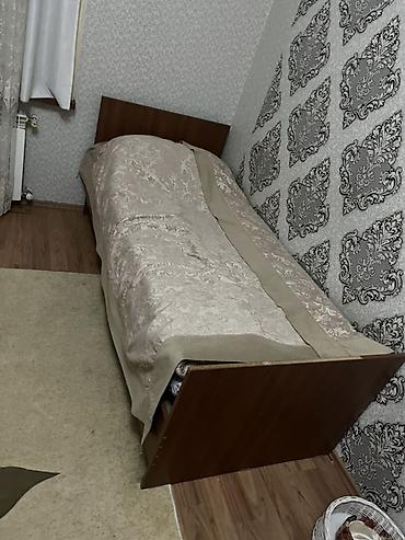 Çarpayılar: Tək nəfərlik taxta çarpayı - Material: ağac/laminat örtüklü taxta — 1